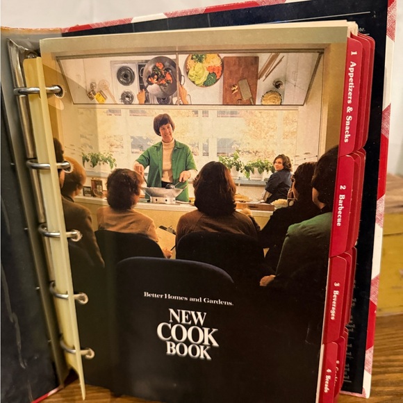 Vintage Better Homes & Gardens New Cook Book 1984 5-Ring Binder 9th Edition - Picture 5 of 12